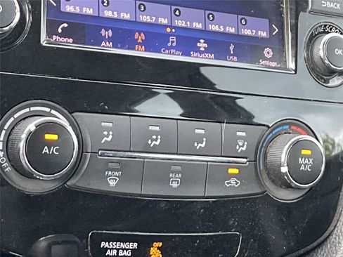 Used 2018 Nissan Rogue S AWD/4WD image 14