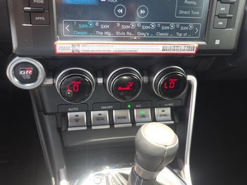 Used 2025 Toyota GR86 Premium RWD image 19