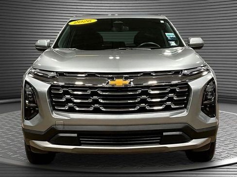 Certified 2026 Chevrolet Equinox LT FWD image 2