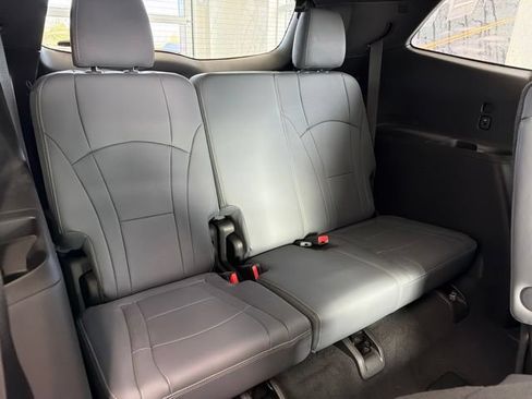 Used 2023 Buick Enclave Essence w/ Experience Buick Package AWD/4WD image 9