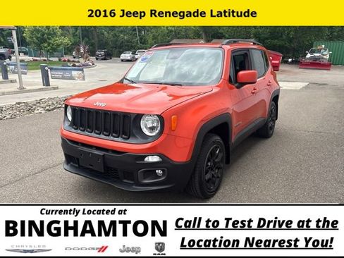 Used 2016 Jeep Renegade Latitude AWD/4WD image 3