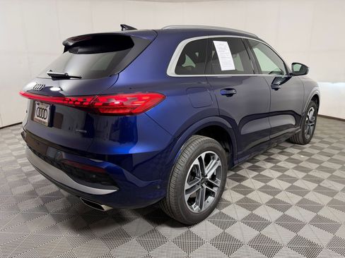 Certified 2025 Audi Q5 Premium w/ Convenience Package AWD/4WD image 9