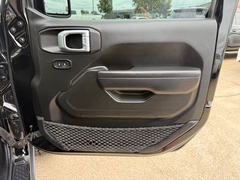 Used 2022 Jeep Wrangler Sport AWD/4WD image 22