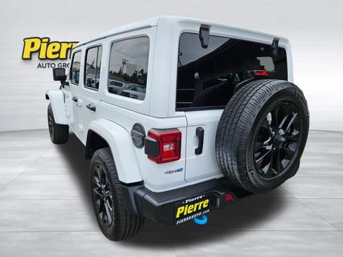 Used 2024 Jeep Wrangler Unlimited Sahara AWD/4WD image 3
