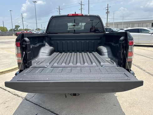 Used 2025 Nissan Frontier SV AWD/4WD image 8