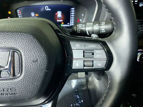 Used 2025 Honda Pilot Elite image 14