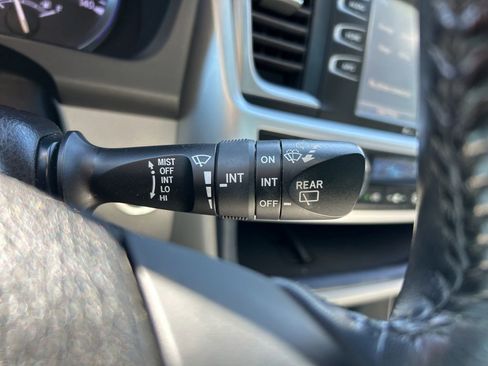 Used 2017 Toyota Highlander XLE image 29