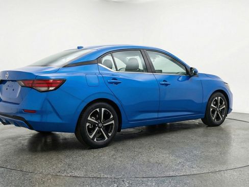 Used 2025 Nissan Sentra SV FWD image 9