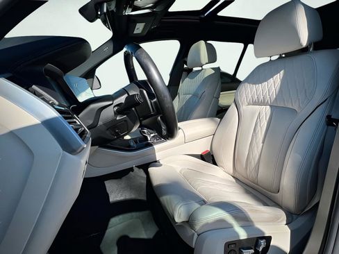 Used 2021 BMW X5 M50i w/ Executive Package image 17