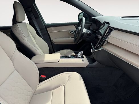 New 2026 Volvo XC90 B6 Plus image 15