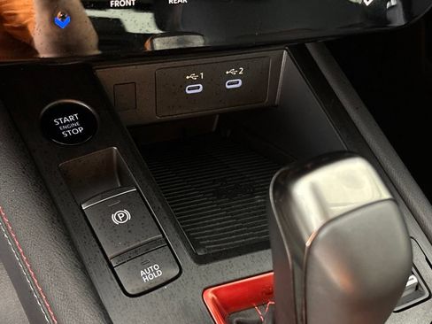 Certified 2025 Nissan Kicks SR FWD image 38