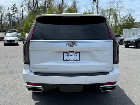 Certified 2024 Cadillac Escalade Premium Luxury AWD/4WD image 5