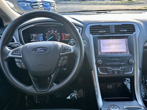Used 2019 Ford Fusion SE image 20