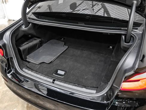 Used 2023 BMW 530e RWD image 50