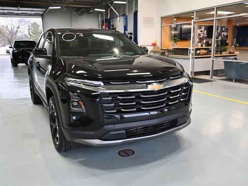 New 2026 Chevrolet Equinox LT image 3