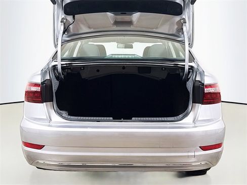 Used 2021 Volkswagen Jetta S image 19