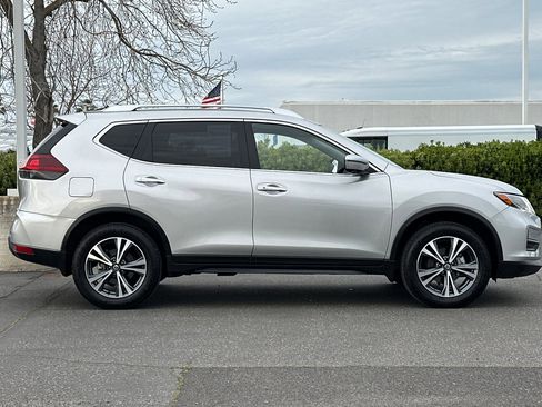 Certified 2019 Nissan Rogue SV w/ Premium Package image 3