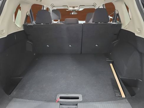 Used 2025 Nissan Rogue SV FWD image 16