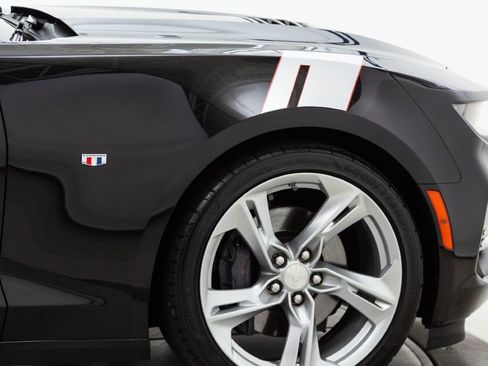Used 2021 Chevrolet Camaro SS image 17