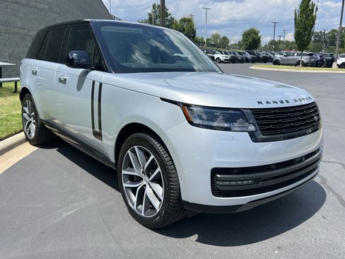 Certified 2025 Land Rover Range Rover SE AWD/4WD image 9