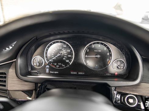 Used 2017 BMW X5 xDrive40e image 12