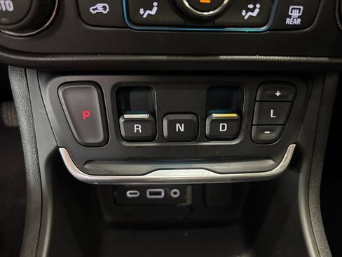 Used 2019 GMC Terrain SLE w/ Driver Convenience Package AWD/4WD image 16