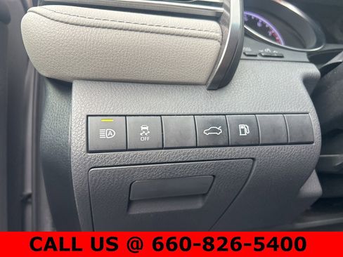 Used 2018 Toyota Camry SE image 13