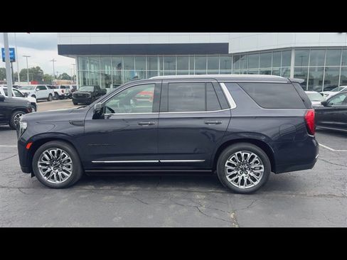 Used 2023 GMC Yukon Denali Ultimate AWD/4WD image 5
