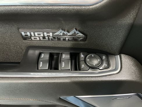 Used 2024 Chevrolet Silverado 1500 High Country w/ Technology Package AWD/4WD image 28