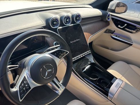 Used 2023 Mercedes-Benz GLC 300 GLC 300 image 8