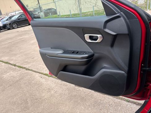 Used 2025 Kia K4 LXS image 18