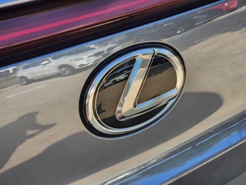 Used 2025 Lexus UX 300h FWD image 11