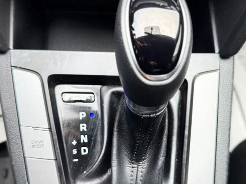Used 2019 Hyundai Elantra SE w/ Cargo Package FWD image 19
