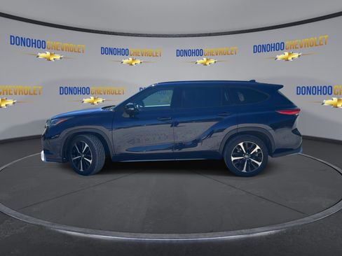 Used 2022 Toyota Highlander XSE FWD image 8