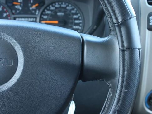 Used 2006 Isuzu i-350 LS image 22