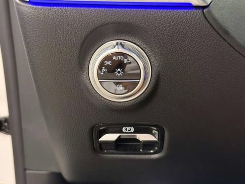 Certified 2023 Mercedes-Benz C 300 4MATIC Sedan image 21