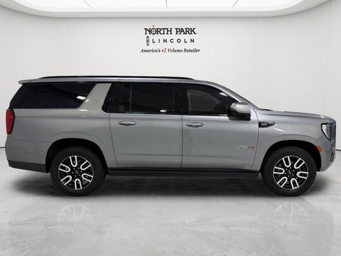 Used 2023 GMC Yukon XL AT4 w/ AT4 Premium Package AWD/4WD image 6