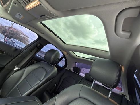 Used 2015 Mercedes-Benz C 300 Sedan image 25