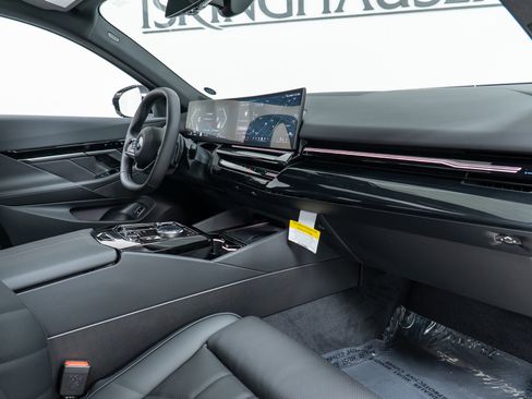 New 2026 BMW 530i xDrive w/ Premium Package image 21