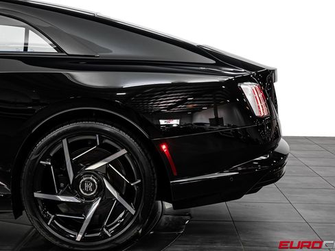Used 2025 Rolls-Royce Spectre Black Badge w/ Spectre Enhancement Package AWD/4WD image 14