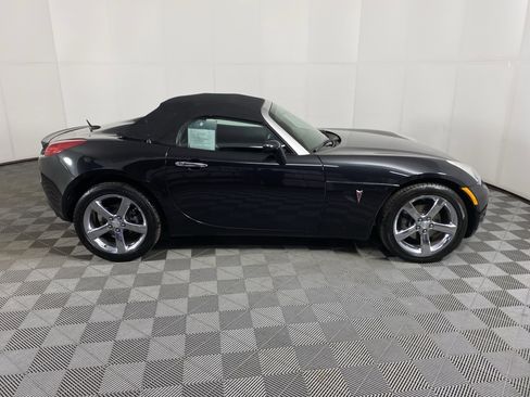 Used 2008 Pontiac Solstice GXP w/ Premium Package image 2