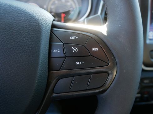 Used 2022 Jeep Cherokee Trailhawk image 28