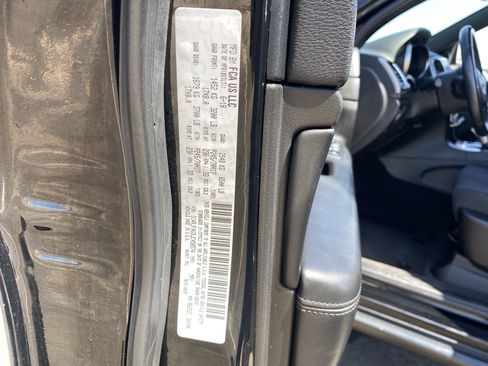 Used 2018 Jeep Grand Cherokee Laredo AWD/4WD image 32