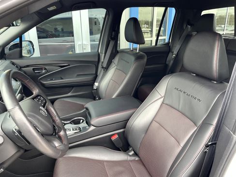 Used 2025 Honda Ridgeline Black Edition image 10