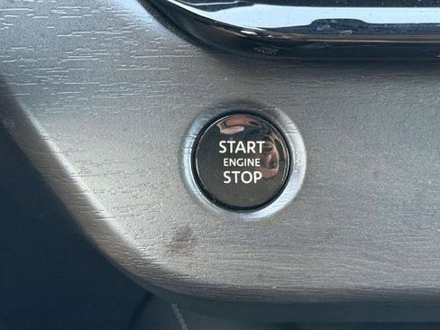 Certified 2025 Nissan Murano SV AWD/4WD image 9