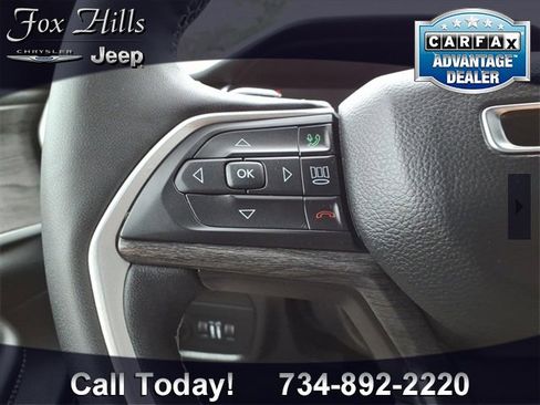 Used 2024 Jeep Grand Cherokee Limited image 17
