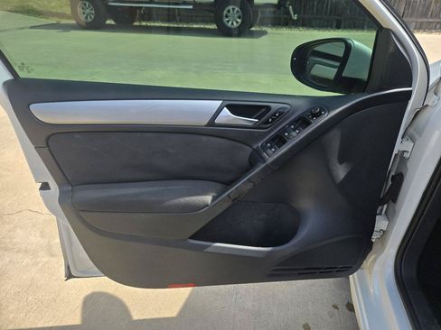 Used 2013 Volkswagen Golf TDI FWD image 16