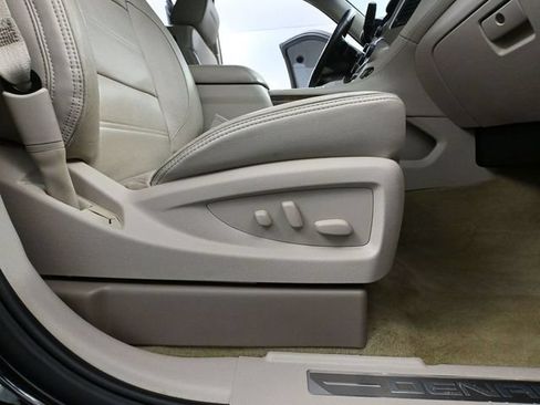 Used 2015 GMC Yukon Denali w/ Premium Package AWD/4WD image 58