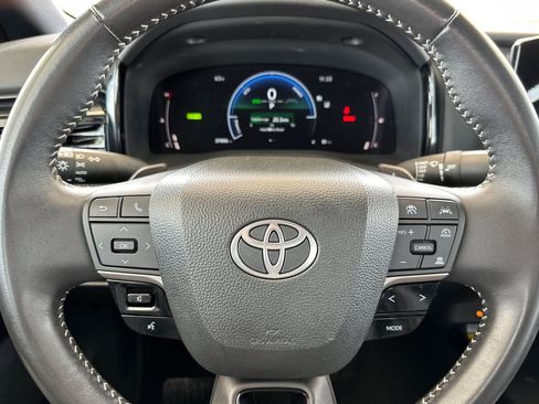 Used 2025 Toyota Camry SE image 22