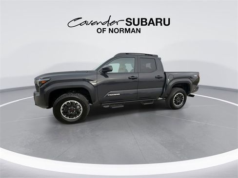 Used 2025 Toyota Tacoma TRD Off-Road image 5